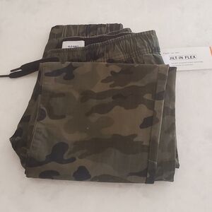Old Navy NWT camo Long Pants